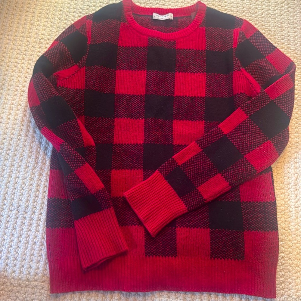 Equipment cherry red and black sweater